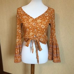 cute top can be dressed up or down